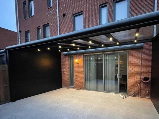 Made-to-measure aluminium veranda